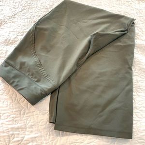 Lands’ End slacks. Medium. Worn once. Run big